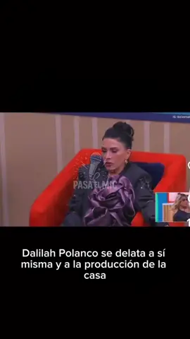 Durante la noche en La Casa de los Famosos, Dalilah Polanco sorprendió a todos al delatarse a sí misma diciendo que le habían pasado información del exterior mientras platicaba con El Shiky 😱, haciendo alusión a que la misma producción del reality sería quien se la está dando 👀. Al darse cuenta de lo que dijo, se cayó de inmediato, desatando dudas y especulaciones en redes sociales 🔥. #LCDLF #DalilahPolanco #ElShiky #PasaElMic 📝 @Carim Harsanyi 