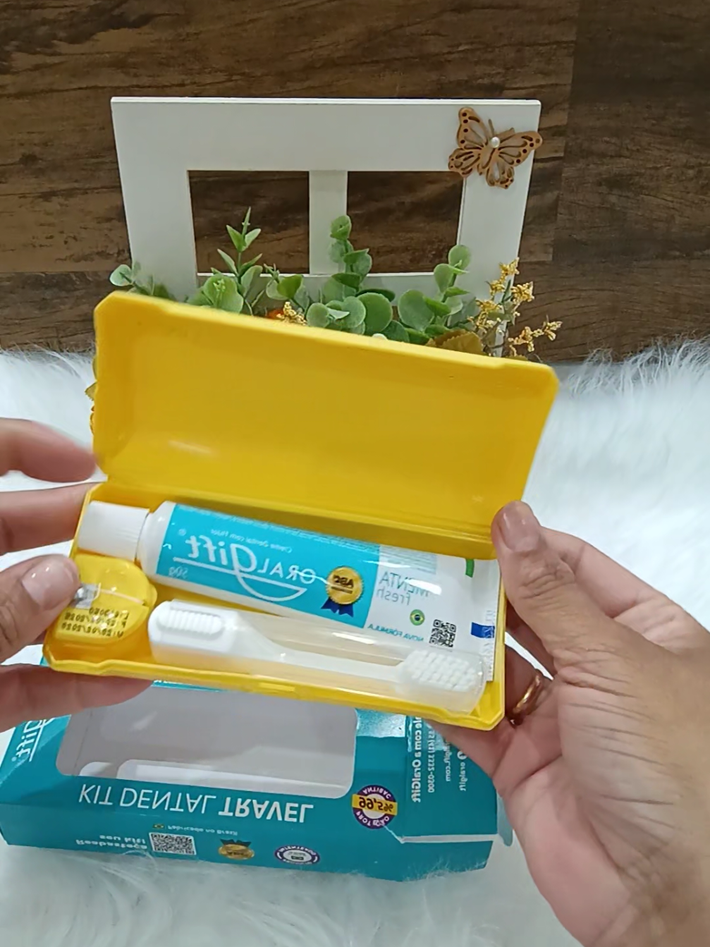 Kit de higiene bucal ! 🦷✨ O Smilebox Mini ORALgift vem com escova extra macia, creme dental com flúor e fio dental acoplado. Compacto, moderno e higiênico, perfeito para viagens, trabalho e academia. 🚀🧳 #tiktokshop  #@Agência RedGreen Oficial 