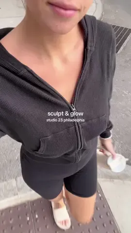 come with me to try sculpt at studio 23 in philly!!! #fyp #Fitness #workoutroutine #hotmatpilates #smallcontentcreator 