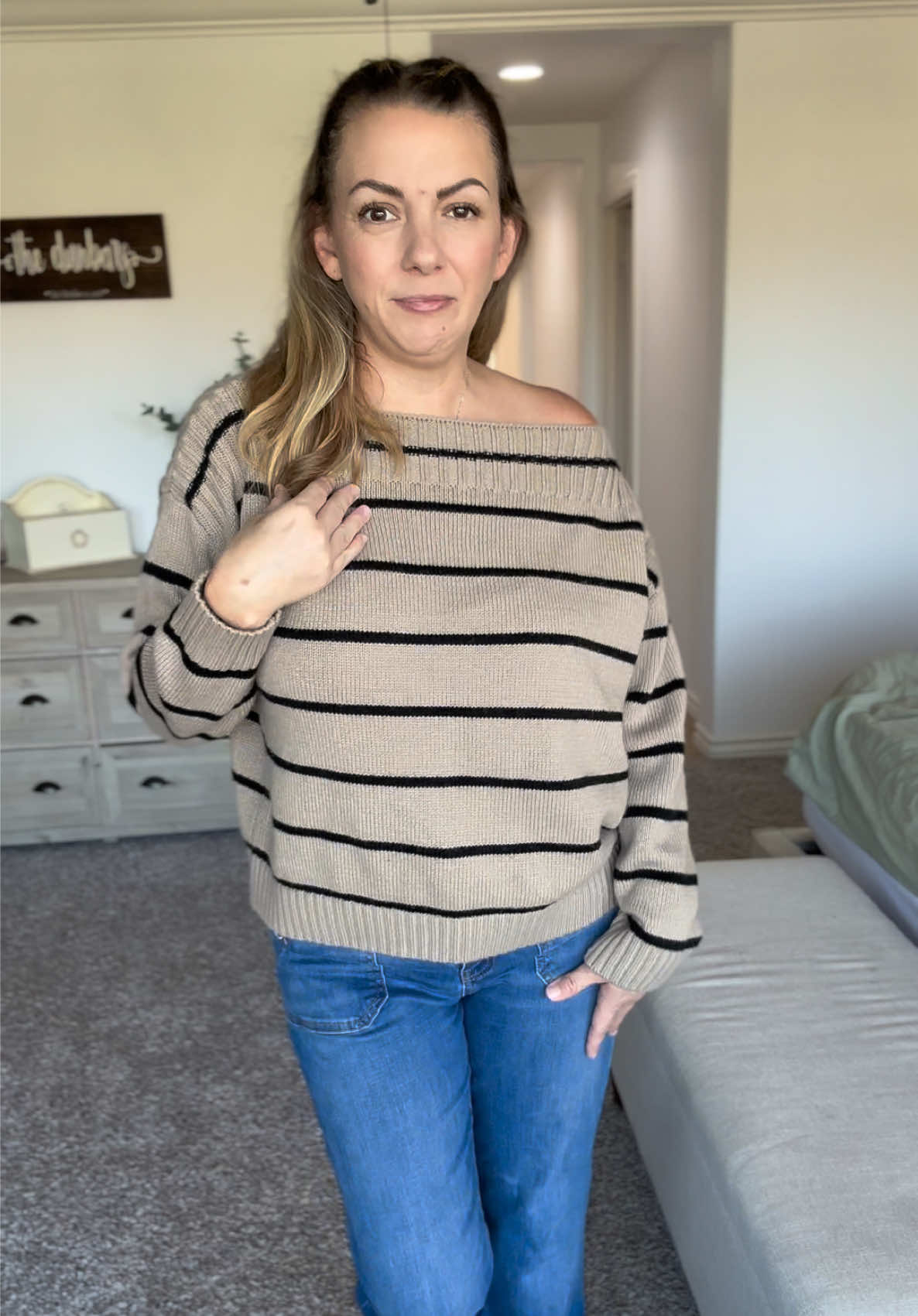 I’m over here pretending sweater weather has started already. 😊 #fallfashion #sweater #fallstyle #falloutfits 