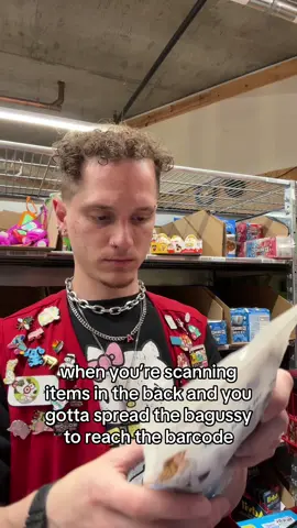 wasn’t prepared to be this intimate at work #retail #retailworker #worklife #workstruggles #zebra 