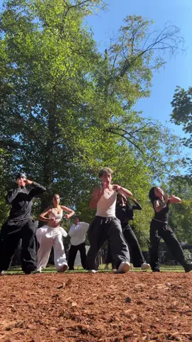 Twerk  Dc me!  @Romy @ellalucas00 @Joyce Nguyen @kass @sadie 