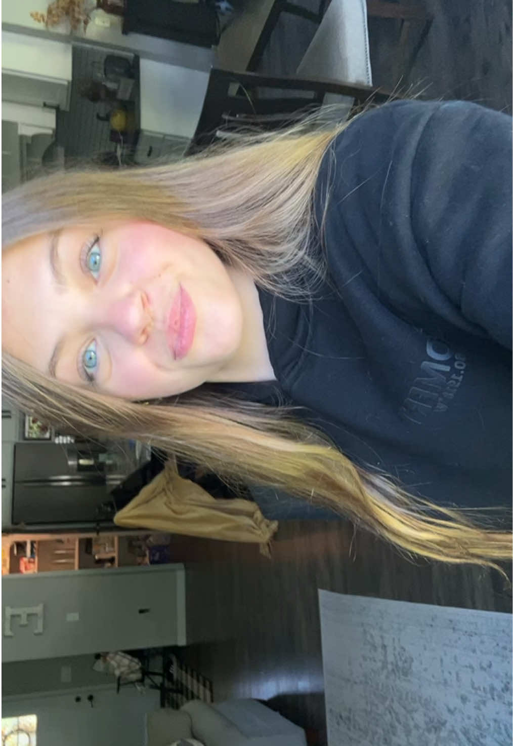 Don’t worry be happy #behappy #spreadkindness #viral_video #fouryou #prettygirl 