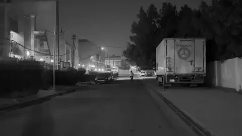 ١:١٣صَ، ما هذا الهدوء الذي يُخيم على الطريق هل هذا ناتج عن اكتئاب الناس وعُزلتهم في البيت دون الخروج إلى أي مكان ؟!. #عباراتكم #حياة🖤 #تصويري #قصائد_اشعار #موسيقى 