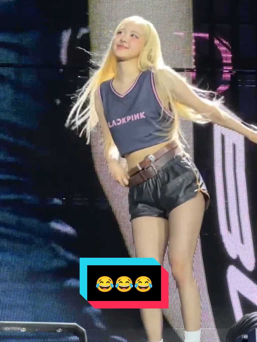 Random Rosé video vibing at Paloma Blanca it's funny 😆 #ROSÉ #PalomaBlanca #dancing #Concert #DeadlineWorldTour @ROSÉ 