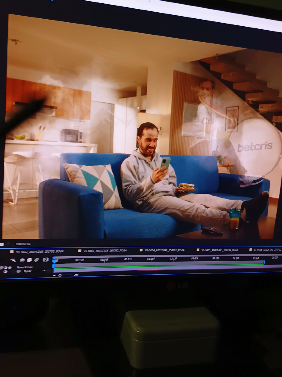POSTPRODUCCIÓN - Efectos Visuales y Magia en comerciales para marcas 🎬🖥️ Freak On Studio. El lugar donde las marcas cobran movimiento ✨  #efectosvisuales #vfx #aftereffects #motiongraphics #edicion 