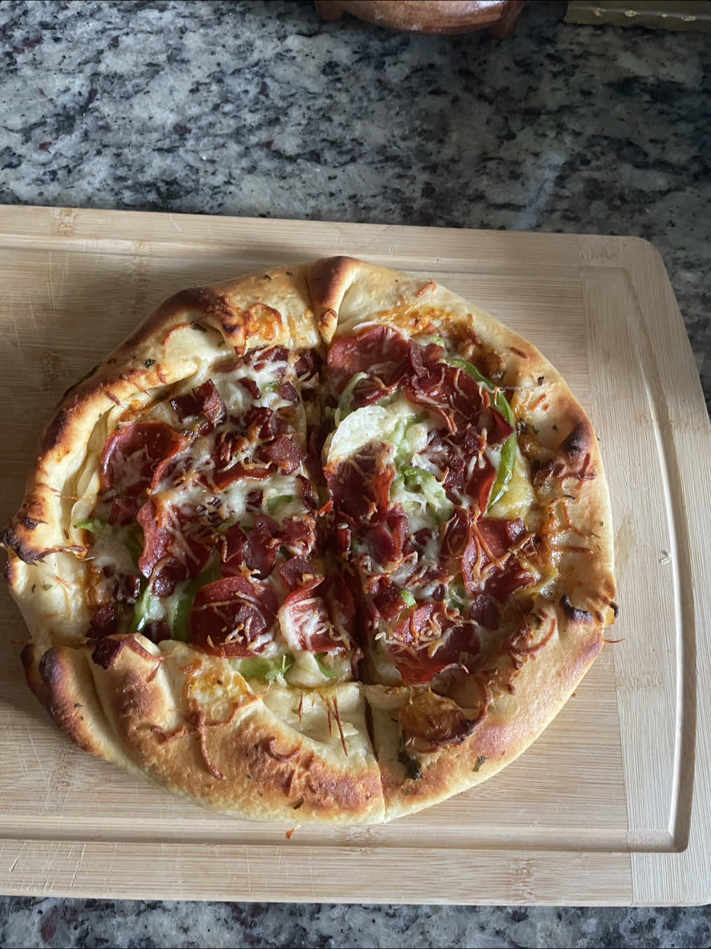 Something homemade for my little rascals #pizzaparty #pizzanight #homemadepizza #madeathome #withlove 