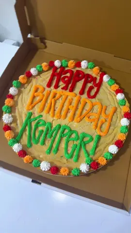 Cookie cake for Kemper💚🍪🤩⚡️ #cookiecake #shugslaurel #fyp #birthday 
