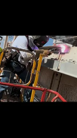 El zorro 🦊 #welder #welding #ironworkers #construction #trabajando @jesuschapa822 