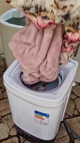 Respondendo a @si.monteiro10 Ela é ótima de 15 kl seca bem 🤗 #lavandoroupa #cleaning #asmrsatisfying #fy #centrifuga 