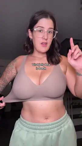 The viral jelly bra is back!! 😍 #vrcomfy #comfybra #jellybra #wirefreebra #wirelessbra 