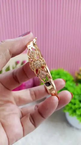 cantik dan mewah#gelang#gelangtitanium #gelangbangle #gelangmewah#perhiasantitanium 