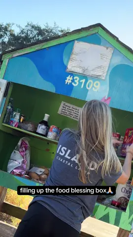 🥺🥹🥺🥹 a little kindness goes a long way 🥫💛 #blessings #foodbox #community #fyp #kindness 
