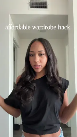 since i’m not able to splurge on a full wardrobe revamp right now, i’ve gotten creative to slowly incorporate new, small pieces that elevate my wardrobe just enough. my current, and unexpected favorite, is kitten heels. 😔 we’ve come a long way from the old school kitten heels, but I’ve found that it truly gives a more sophisticated and elevated look to a basic outfit. what are ya’ll doing to spruce up your closet? 🧐 #fashiontips #wardrobeessentials #styleguide #budgethacks #outfitinspo 