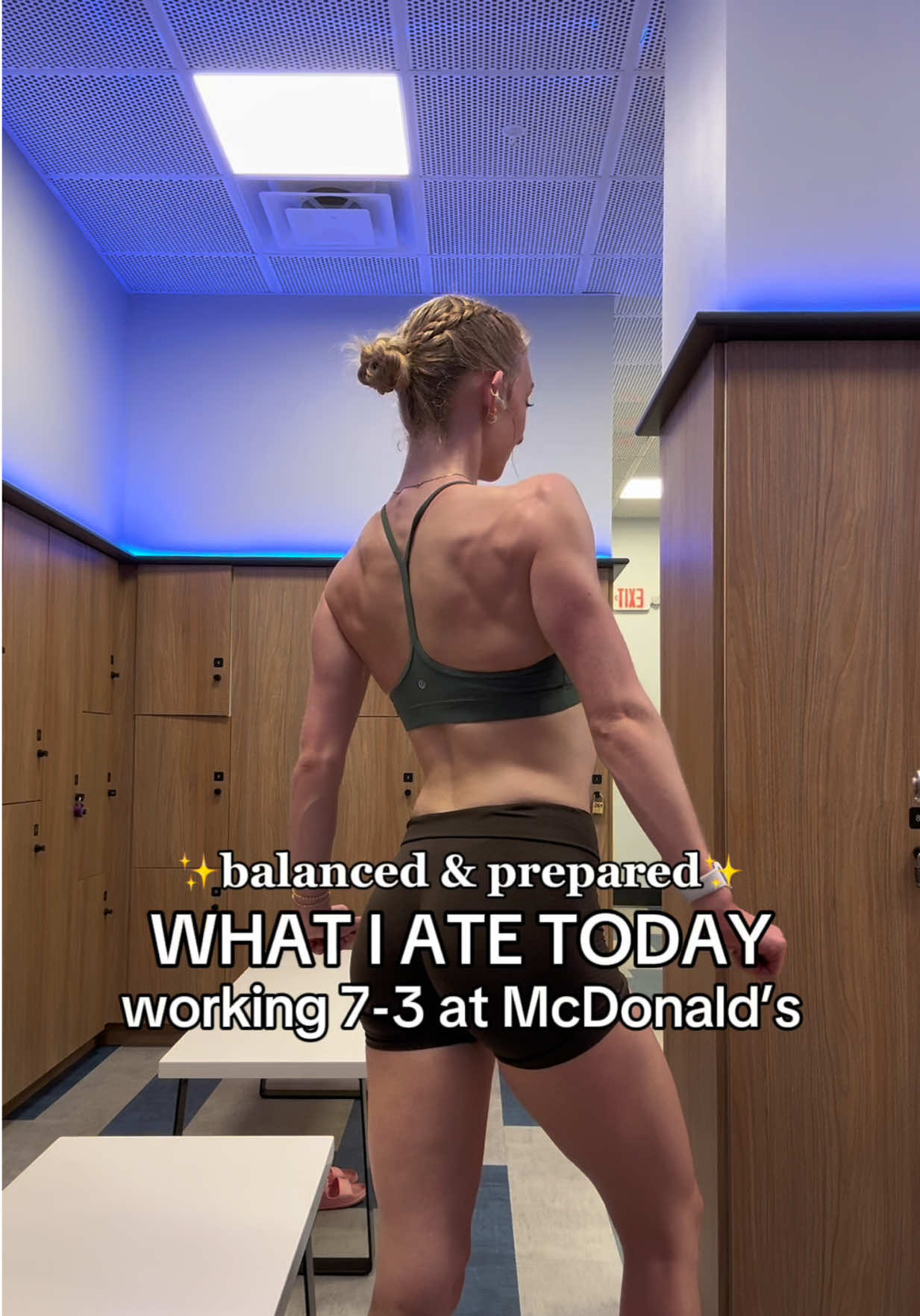 realistic day of eats !!! I am a HUNGRY girl honestly still learning how to adjust my eating schedule to work life 😀 trying to focus on what makes me feel good & what my body needs!!!! #corporatewhatieatinaday #workingwhatieatinaday #postgrad #balancedwieiad