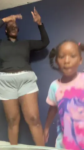 Thank god we don’t need to be professional dancers on tiktok #bassline #fyp #dance 