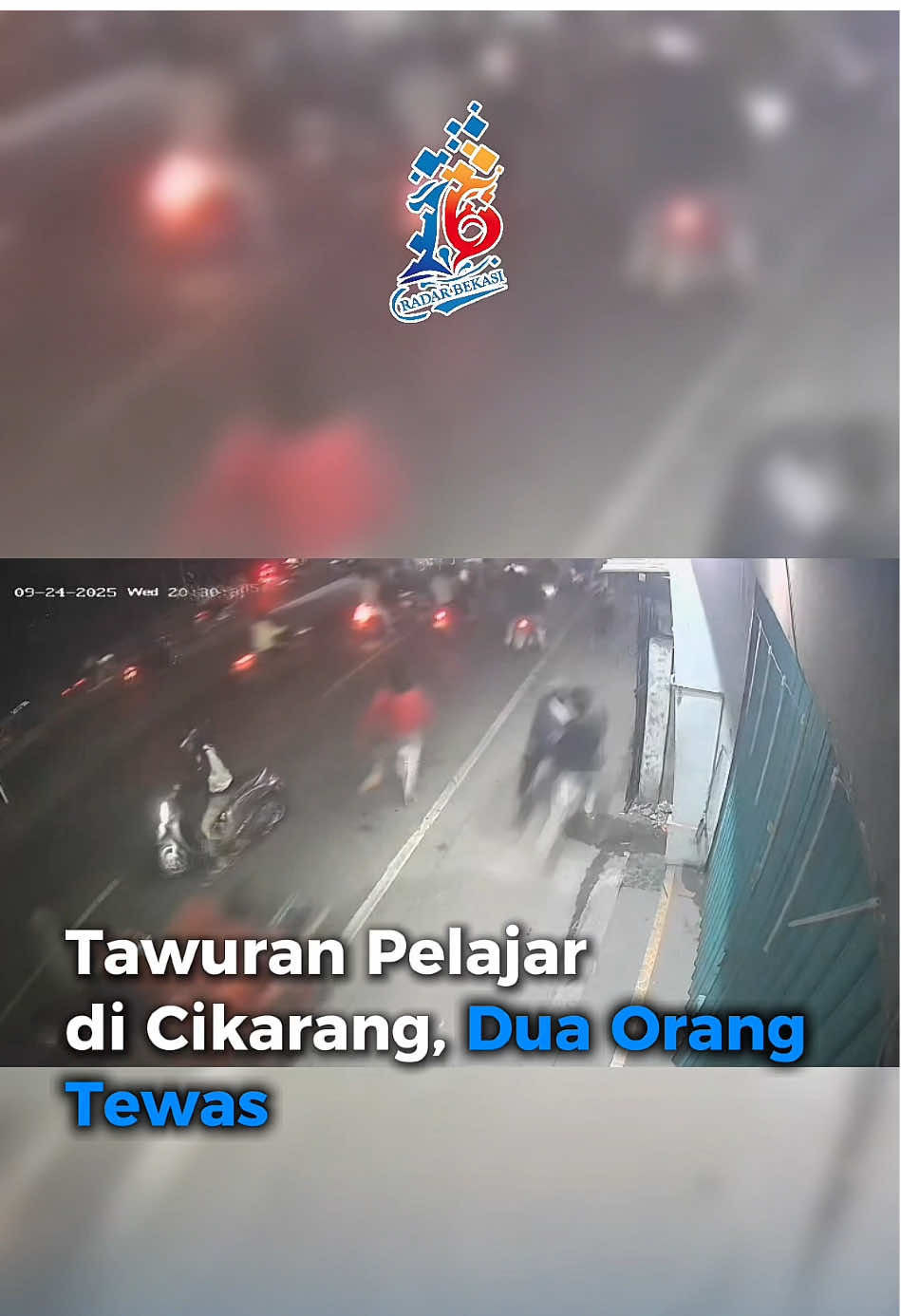 Aksi tawuran antarpelajar kembali terjadi di jalur pantura Jalan Urip Sumoharjo, Desa Waluya, Kecamatan Cikarang Utara, Kabupaten Bekasi, Rabu (24/9) malam. Dua orang tewas dan empat lainnya mengalami luka serius akibat peristiwa ini. Kasat Reskrim Polres Metro Bekasi, AKBP Agta Bhuana Putra, mengatakan pihaknya telah mengamankan dua pelajar diduga pelaku.  Keduanya menjalani pemeriksaan intensif bersama sejumlah saksi. Polisi juga masih memburu dua pelajar lain yang diduga terlibat dalam tawuran maut ini. 