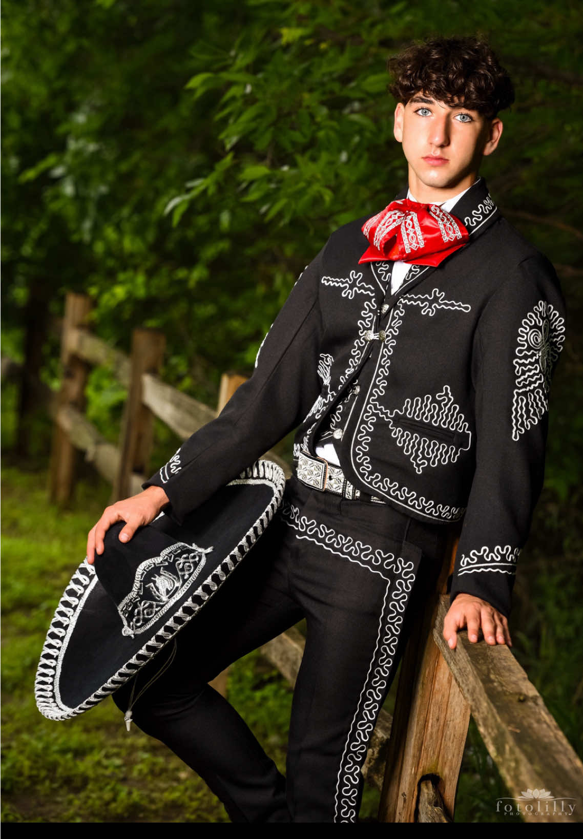 Quinceañero: The Charro Edition…DFW’s Best Quince Photographers..#fotolillyphotography #trending #quinceañera #fyp #foryoupage 