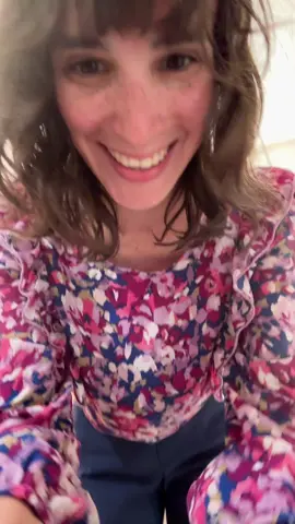 I’m convinced that if more people danced like dorks in their kitchen, the world would be a better place 🥰 #sleeptoken 