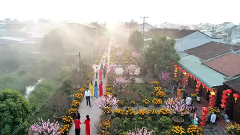 Mong cho những cơn bão qua nhanh để cho anh chị Trung quá thoát được cuộc sống ấm im trong ngày tết 2026#tet2026 #tet #khongkhitet #tetbinhan #viral 