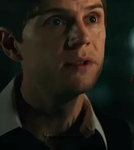 HIS TATTOOS HELLLOOOO?! IM ON MY KNEES 🧎🏼‍♀️🧎🏼‍♀️ || #tron #evanpeters #juliandillinger 