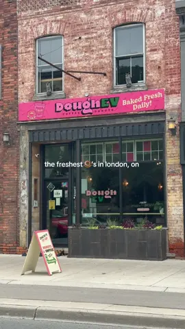 The freshest donuts, cute atmosphere + great coffee! 🍩☕️ Dough EV - 621 Dundas St, London On #londonon #ldnont #519eats #519london #ldnontariocafes 