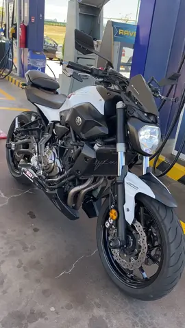🔥🏍️😮‍💨 #fyppppppppppppppppppppppp #quito_ecuador🇪🇨 #yamahamt07 #motosdeportivas😍😍😍😍 #mt07 