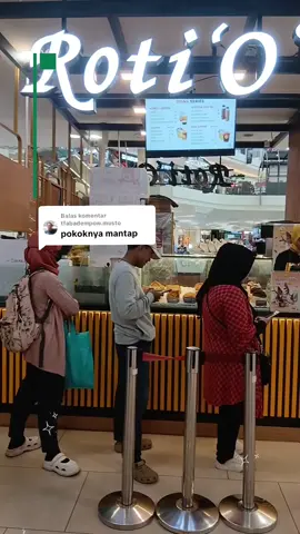 Membalas @tfabadempow.musto Gaaskeun KK ke Roti O, klik tag lokasi video aku untuk dapetin voucher promonya yak #PromoMakanGajian  #RotiO #TiktokGo #MeaGo  #PaydayPartyWithMeaGo 