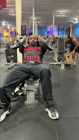 I’m back at it like a snack addict!😏🏋🏾‍♂️  #workout #Fitness #gym #workoutmotivation #fyp 