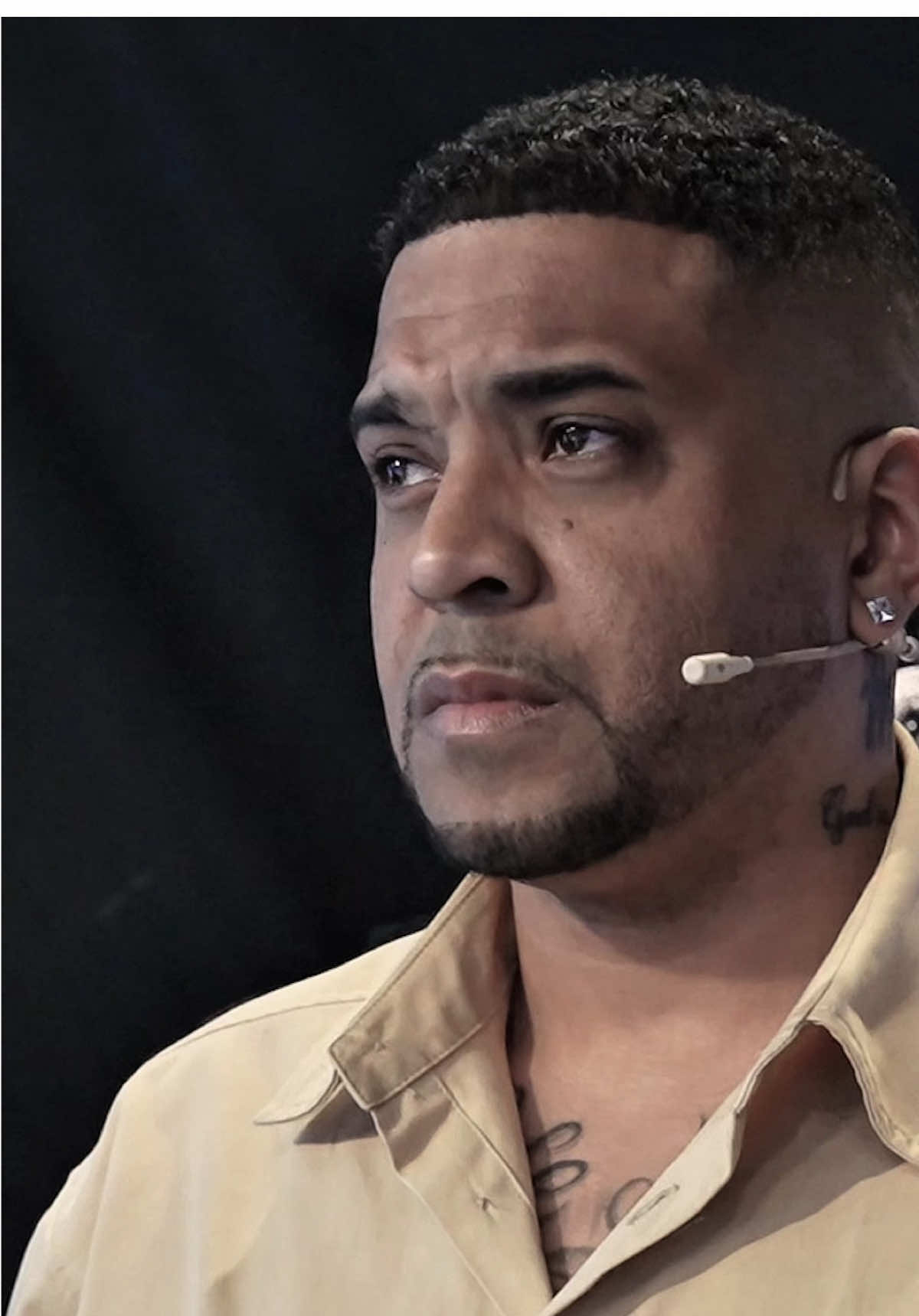 Cristian “Cri Cri” Martínez cuenta su verdad en el sillón rojo 🔥. 🗓️ Domingo 28 de septiembre a las 10 P.M. por Panamericana Televisión y en simultáneo por nuestro canal de YouTube. ¡No te lo pierdas! #sillonrojo #elvalordelaverdad #betoortiz #cristianmartinez #cricri @el detrás de Beto @Infiinito | Productora @Panamericana Televisión 