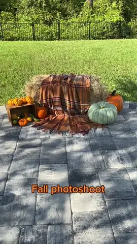 Fall and Halloween photo shoot ideas for the kids!! This was fun! I need to do it again! 