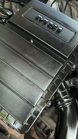 Devuélvele la vida a los plásticos exteriores ✨  Con Liqui Moly Plastic Restorer Exterior recupera el color original de parachoques, molduras y plásticos, protegiéndolos del sol y la decoloración ✅ Encuéntralo en liqui-moly.cl con el código 23051 😄