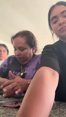 🤣🤣🤣 @Lizbet Reyes @Lizet Reyes #lasgemelasreyes #fypシ #fyppppppppppppppppppppppp #fypシ゚viral #viraltiktok 