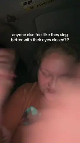 the singing face is giving idc 