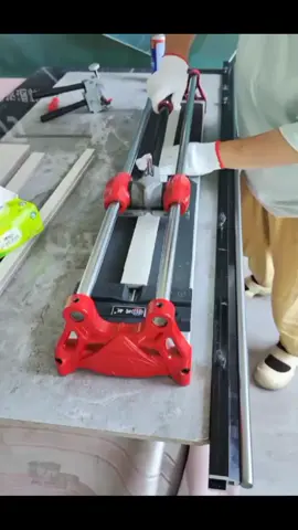 saya rekomendasikan buat bapa bapa tukang ini ada alat buat potong kramik yang praktis dan anti pecah di jamin aman 🔥💯✅ #alatpotongkramik #hasilnyamemuaskan 