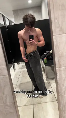 gotta be handsome for my dream boy `⎚⩊⎚´ #fyp #mlm #alt #emoboy #gym 