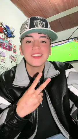 Aquí las traigo el Story time como me iban a robar el logo Hornets. @Chompos Pesos Pesados Bogota ya saben perritos si quieren conseguir sus chompos de calidad y precio lleguen a la página del arroba  #paratiiiiiiiiiiiiiiiiiiiiiiiiiiiiiii #gorrasvintage #gorrascoleccionables #techosviejaguardia #gorrasviejaguardia 