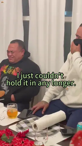 I just couldn’t hold it in any longer #laughing #laugh #peoplelaughing #happy #funny 