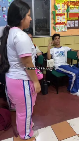 Con saltito incluido #fypage #prom #juramentoalabandera #paratiiiiiiiiiiiiiiiiiiiiiiiiiiiiiii 