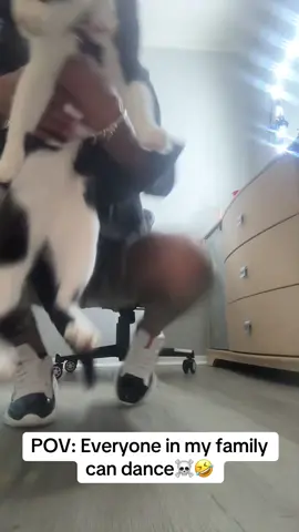 My baby got the moves😭