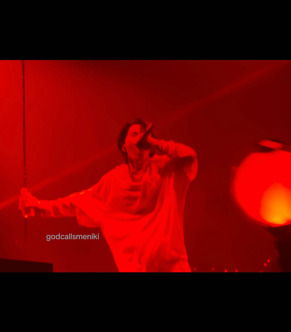 sorry for making yall cry w my seesaw post. hopefully this makes up for it 😇 #ddaytour #yoongi #bts #btsarmy #dday @BTS @hobipower @AbjkMRstY 