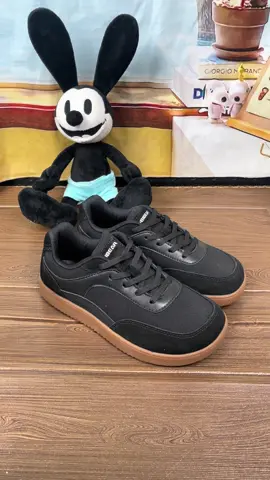 I am so stoked for these barefoot shoes! They don't look like a barefoot shoe. #BarefootShoes #Shoes #hobibear #ShoeStyle #tiktokshopcreatorpicks #TikTokShopBackToSchool 