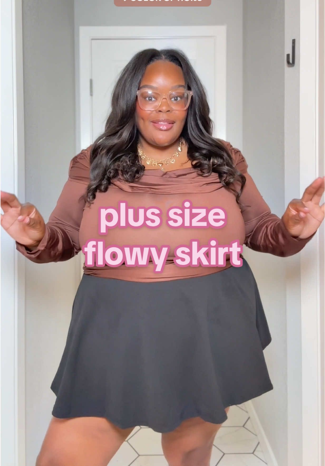 #plussizeskirt #plussizeskirts #flowyskirt #fallskirt #plussizeootd 