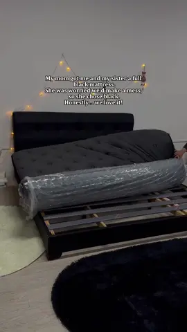 My mother bought us an all-black mattress. It's really dirt-resistant. I like it. #mattress #bed #getreadyforfashionweek #trending #tiktokshop #candles #bedroom #sofa #Home #comfortable #fyppppppppppppppppppppppp #fentysuperbrandday #LanguageLearning #blanket #skate 