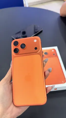 IPHONE 17 PROMAX ORANGE 😍📸#Quỳnhnhimobile#xuhuongtiktok#viralvideos#iphone17promax .