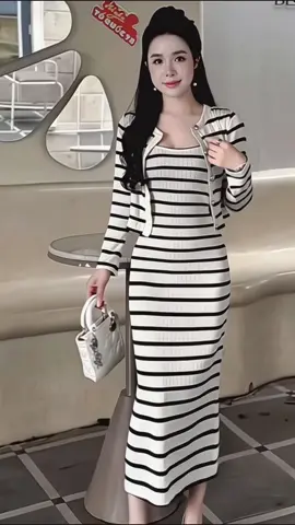 Set Váy Kẻ Zip Dáng Dài Kèm Áo Khoác Ngoài Basic Dễ Mặc #setdoxinh #setdonu #setdodep #xuhuong 