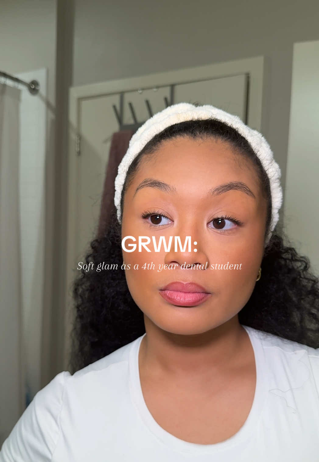 We only got energy for ~soft~ glams these days  @Sephora Collection @sephora @urban decay @Smashbox Cosmetics @NARS Cosmetics @Huda Beauty @Charlotte Tilbury @Olehenriksen @Patrick Starrr #softglam #softglammakeuplook #softglammakeup #dentalstudent 