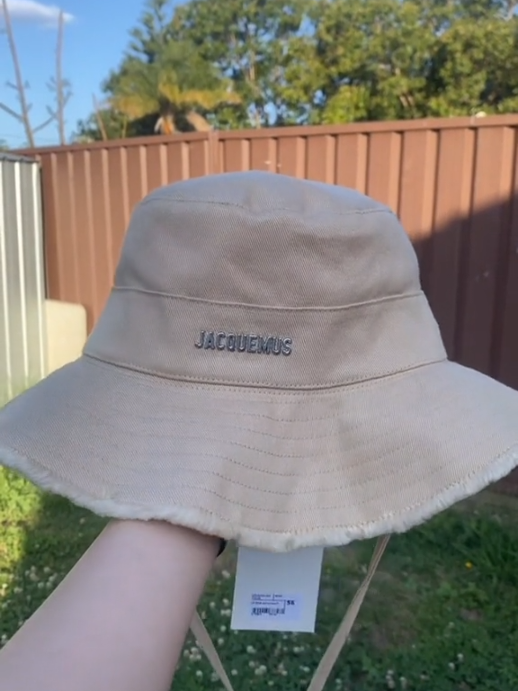 Link 🔗 on my bio to order yours 🥰or you can send me a dm if you can't find the link  Unboxing Jacquemus bucket hat with me #unboxing #fashionfinds #luxury #fyp #u