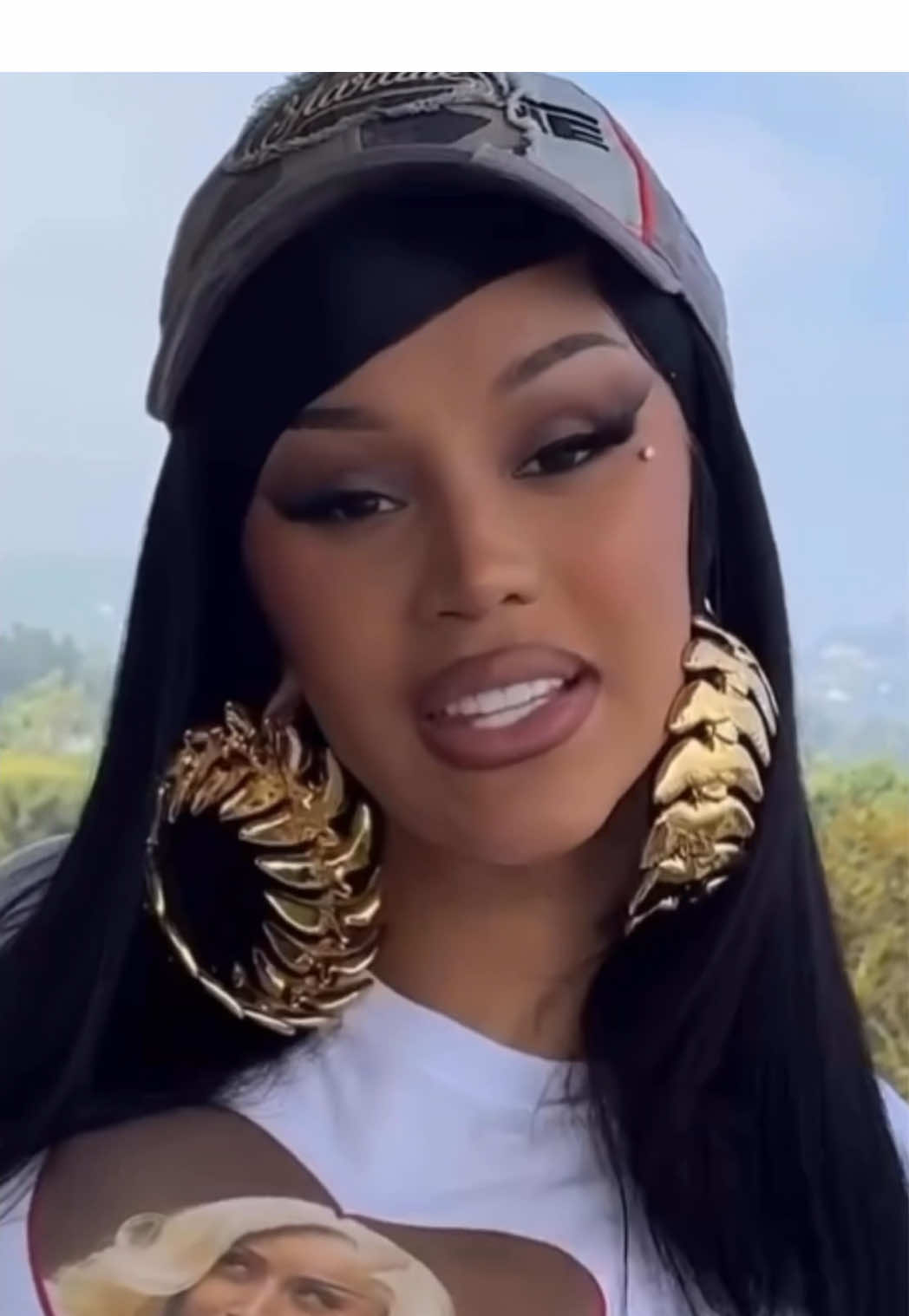 Tell Them @iamcardib That @donjuliotequila 🥃! I’ve Witnessed It, I’m A Bouncer Too! That Don Julio Have’em Lit! #ijs #donjulio #reposadotequila #fyp #foryoupage 