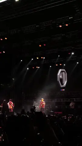 heyy aku tak perlu kenal dirimu, atau membaca tulisan mu  . #perunggu🥉 #pikiranyangmatang #konser  #konsermakassar #bigvakansi 